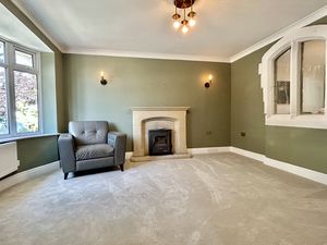 Lounge- click for photo gallery